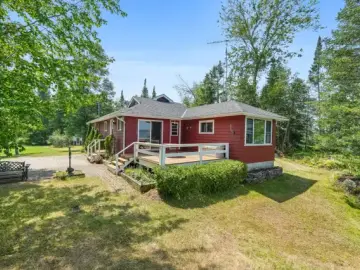 Cottage with x Bedrooms, x Bathroom