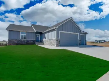 Detached House with xxxx sqft, x Bedrooms, x Bathroom