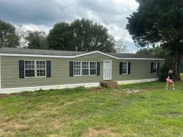 Detached House with xxxx sqft, x Bedrooms, x Bathroom