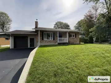 Detached House with x Bedrooms, x Bathroom