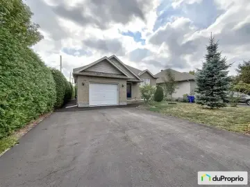 Detached House with x Bedrooms, x Bathrooms