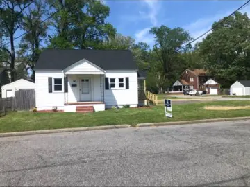 Detached House with x Bedrooms, x Bathroom