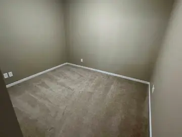 Detached House with x Bedrooms, x Bathroom