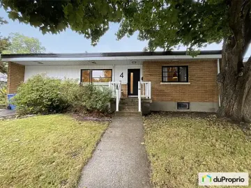 Detached House with x Bedrooms, x Bathrooms