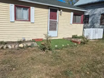 Detached House with xxx sqft, x Bedroom, x Bathroom