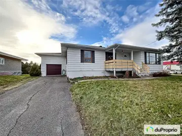 Detached House with x Bedrooms, x Bathrooms
