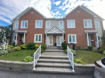 Condominium with x Bedrooms, x Bathroom