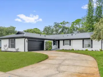 Detached House with xxxx sqft, x Bedrooms, x Bathroom