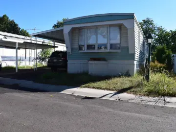 Detached House with xxx sqft, x Bedrooms, x Bathrooms