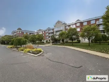 Condominium with x Bedrooms, x Bathroom