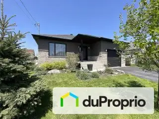 Detached House with x Bedrooms, x Bathrooms