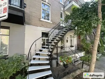 Condominium with x Bedrooms, x Bathroom
