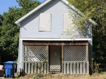 Detached House with xxxx sqft, x Bedrooms, x Bathroom