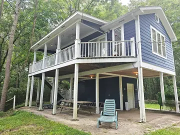 Cottage with xxx sqft, x Bedroom, x Bathroom