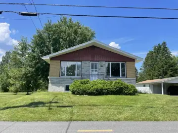 Detached House with xxxx sqft, x Bedrooms, x Bathroom