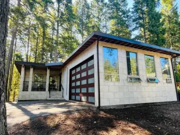 Detached House with xxxx sqft, x Bedrooms, x Bathroom