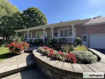 Detached House with x Bedrooms, x Bathrooms