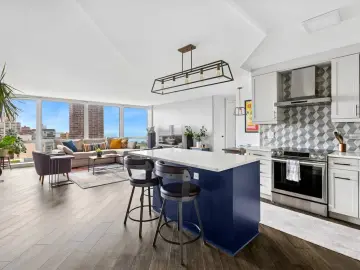Condominium with xxxx sqft, x Bedrooms, x Bathrooms