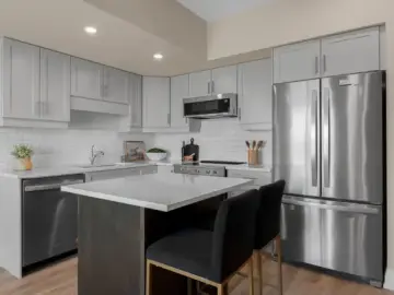 Condominium with xxx sqft, x Bedroom, x Bathrooms