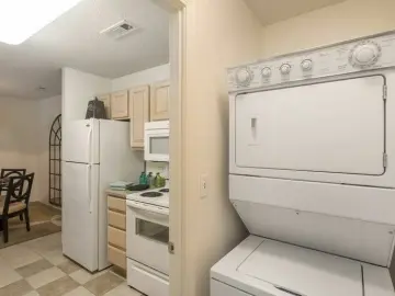 Detached House with 957 sqft, 2 Bedrooms, 2 Bathrooms