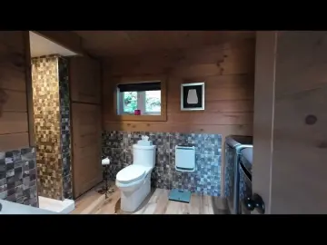Detached House with x Bedrooms, x Bathroom