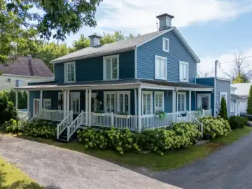 Maison ancestrale à St-Sulpice avec vue sur le fleuve