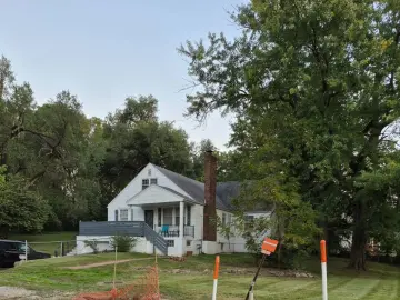Detached House with x Bedrooms, x Bathrooms
