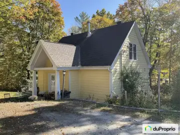 Detached House with x Bedrooms, x Bathroom