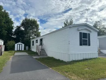 Detached House with xxxx sqft, x Bedrooms, x Bathroom