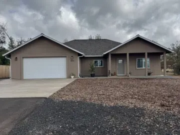 Detached House with xxxx sqft, x Bedrooms, x Bathroom