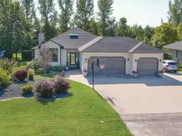 Detached House with xxxx sqft, x Bedrooms, x Bathroom