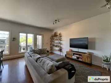 Condominium with x Bedrooms, x Bathroom