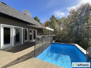 Detached House with x Bedrooms, x Bathrooms