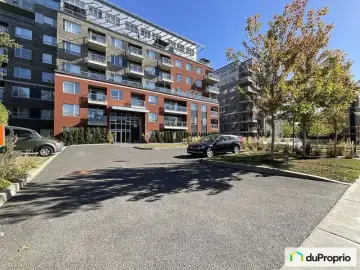 Condominium with x Bedrooms, x Bathroom