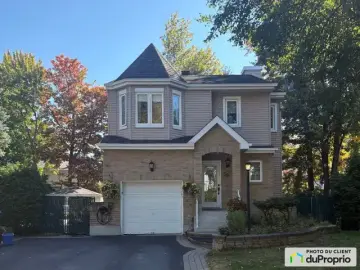 Detached House with x Bedrooms, x Bathrooms