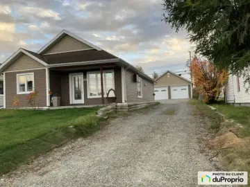 Detached House with x Bedrooms, x Bathroom