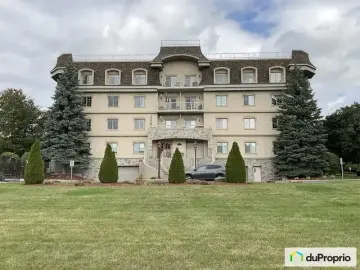 Condominium with x Bedrooms, x Bathroom