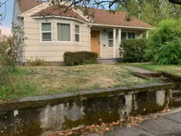 Detached House with x Bedrooms, x Bathroom