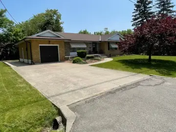 Detached House with x Bedrooms, x Bathrooms