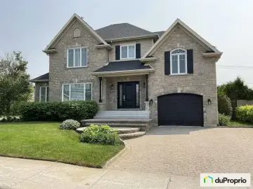 Land with 6 Bedrooms, 3 Bathrooms