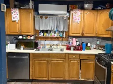 Multi Family with x Bedrooms, xx Bathrooms