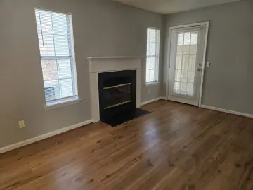 Condominium with x Bedrooms, x Bathroom