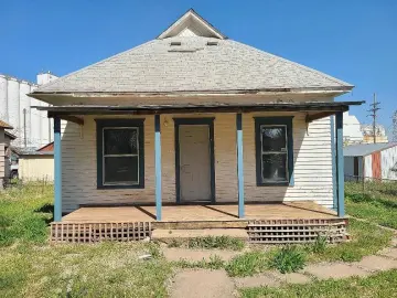 Detached House with *** sqft, * Bedrooms, * Bathroom