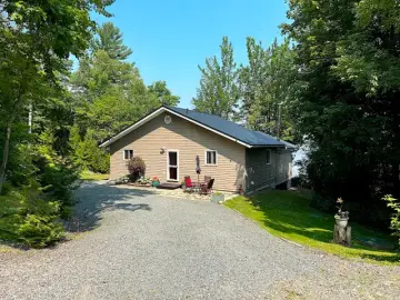 Land with 1040 sqft, 2 Bedrooms, 1 Bathroom