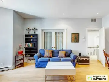 Condominium with x Bedrooms, x Bathroom