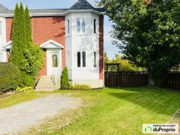 Semi Detached with 2 Bedrooms, 2 Bathrooms