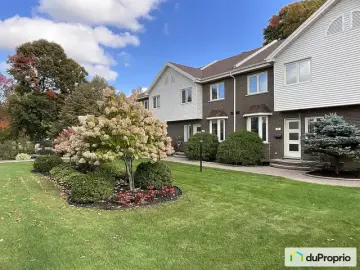 Condominium with x Bedrooms, x Bathrooms