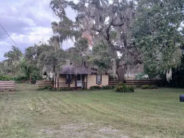 Detached House with 711 sqft, 2 Bedrooms, 1 Bathroom