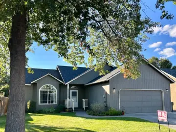 Detached House with 1173 sqft, 3 Bedrooms, 2 Bathroom