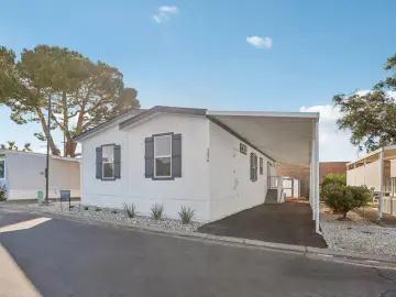 Detached House with 1196 sqft, 3 Bedrooms, 2 Bathroom